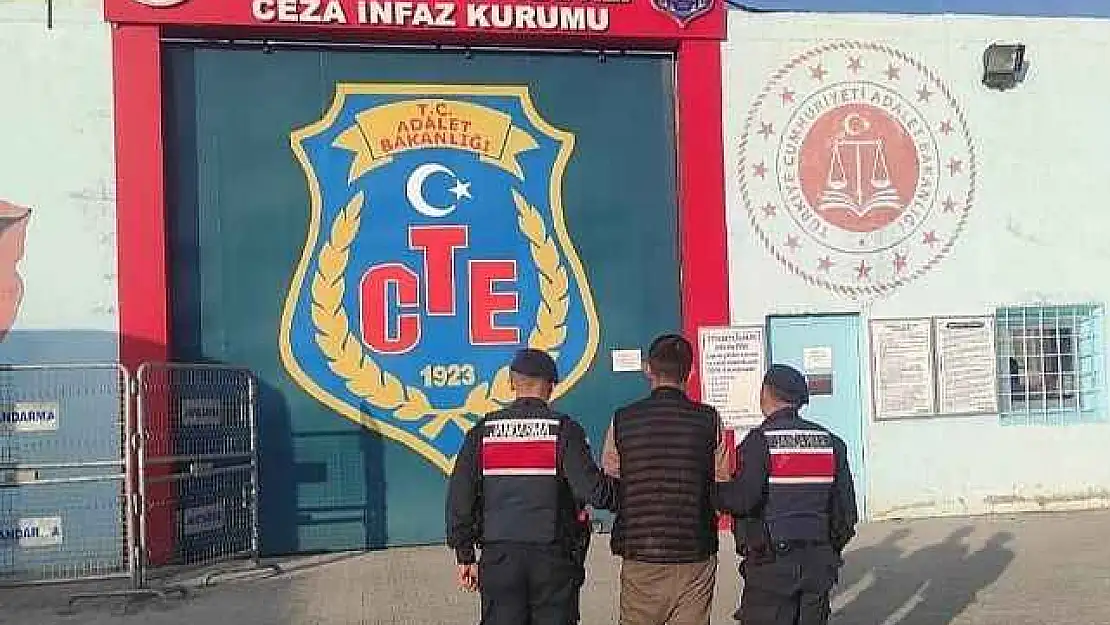 Depremzedeleri dolandıranlara jandarmadan operasyon: 2 gözaltı