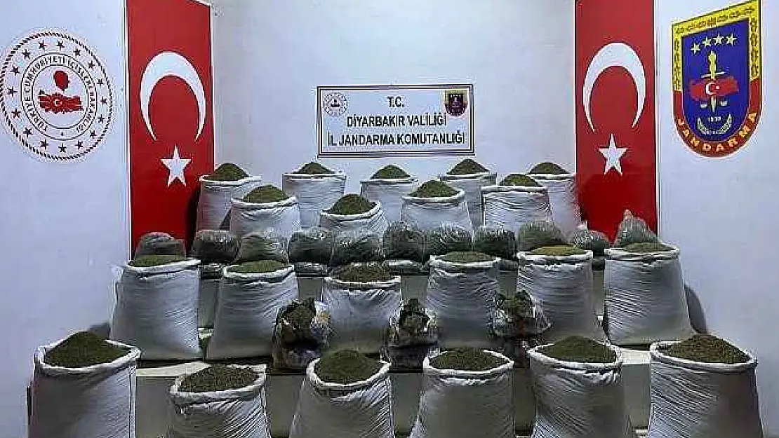 Diyarbakır'ın 3 ilçesinde 1 ton 23 kilo esrar ele geçirildi