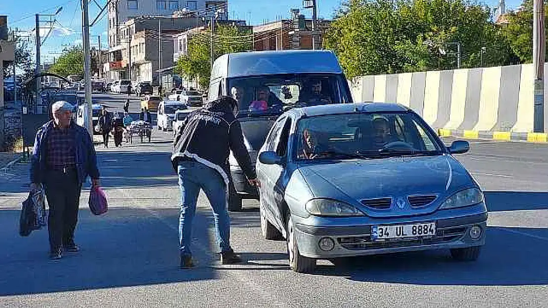 Narkotik Polisleri Ergani'de Vatandaşları Bilgilendirdi