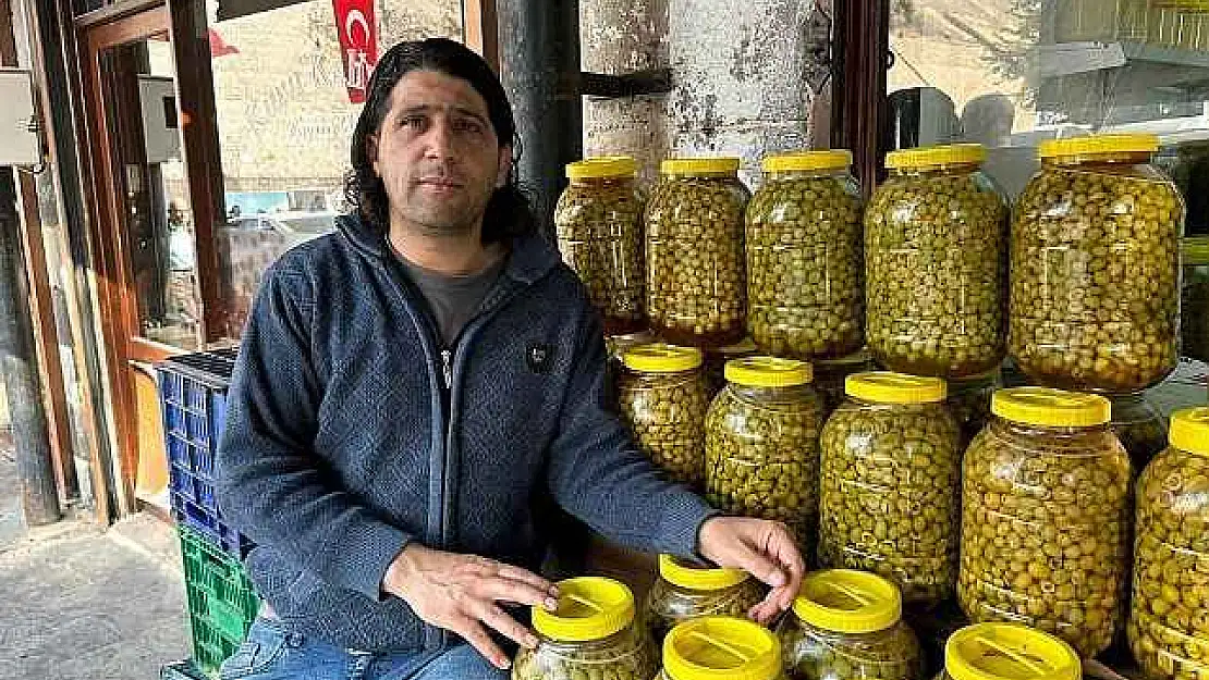 Gaziantep sofrasının vazgeçilmezi kırılmış yeşil zeytin