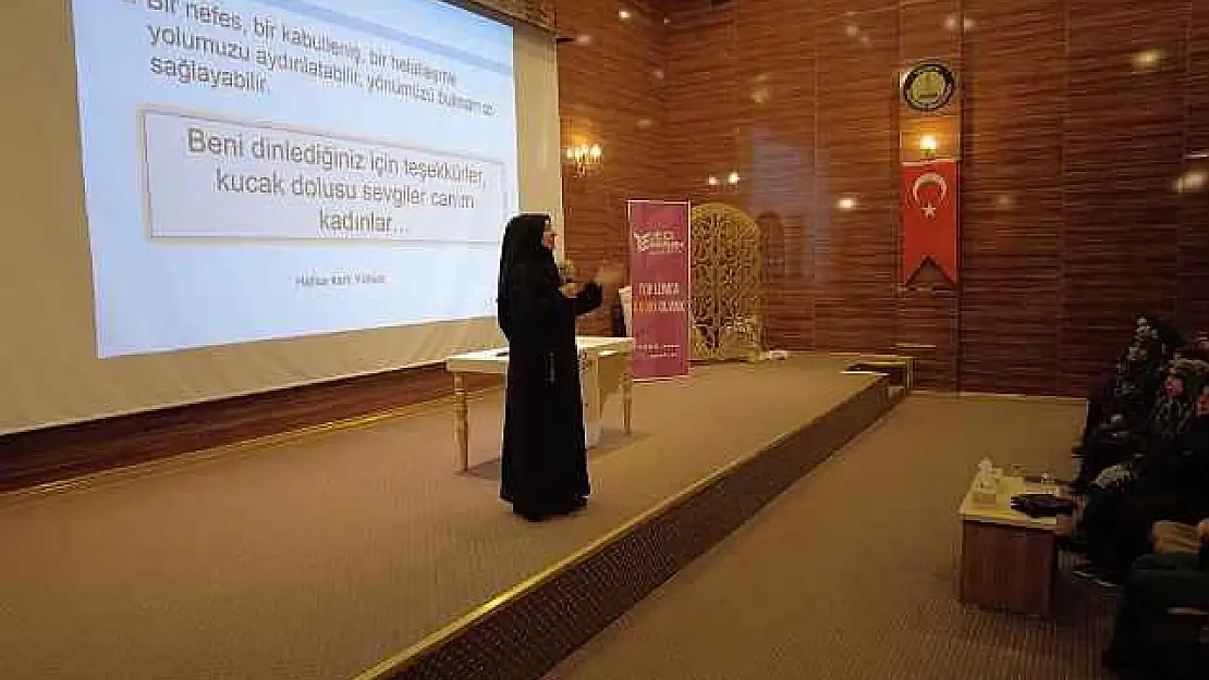 Yedi Başak Derneği'nden 'Toplumda Kadın Olmak' konulu seminer