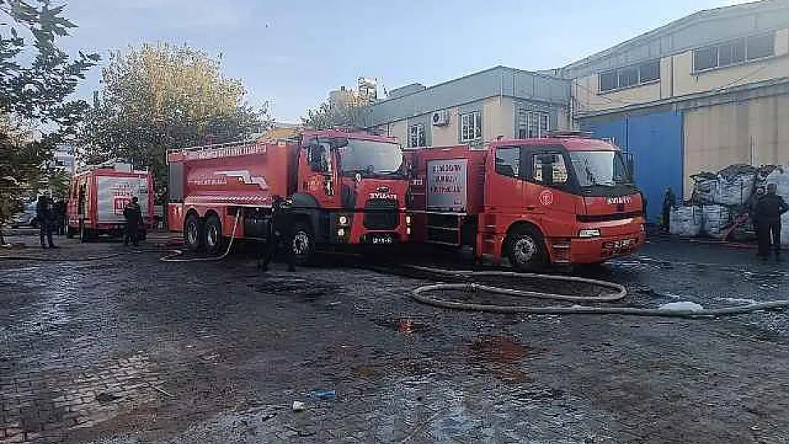 Gaziantep'te geri dönüşüm fabrikasında yangın