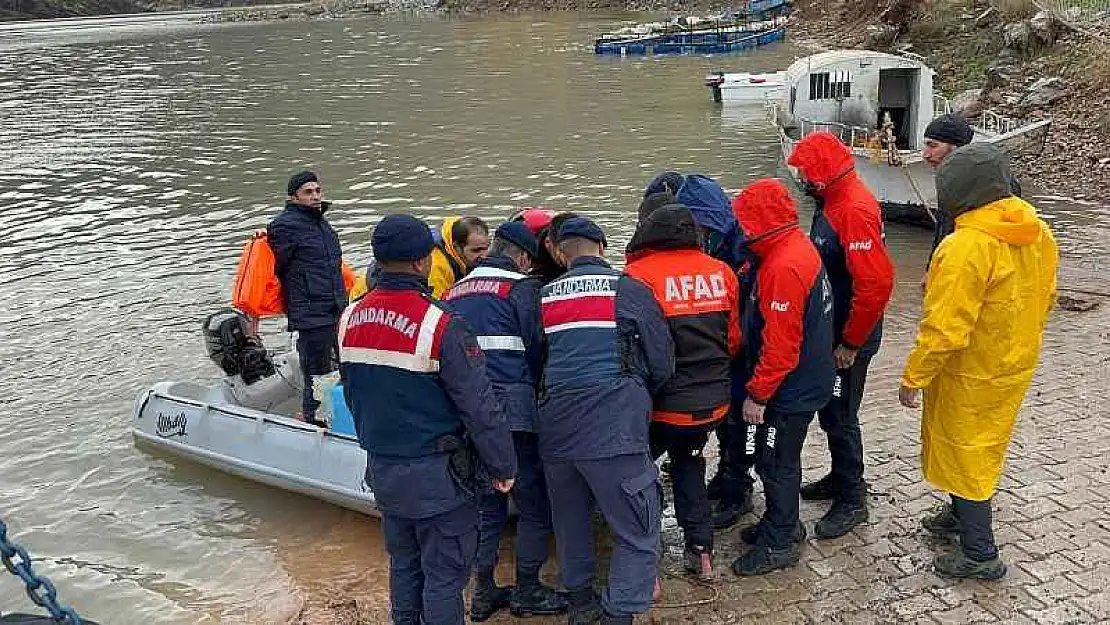 Uçurumdan düşen vatandaş 19 saat süren operasyonla kurtarıldı