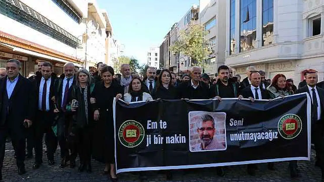 Tahir Elçi ölümünün 8'inci yılında vurulduğu yerde anıldı