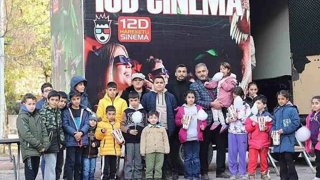 Malatya'da depremzede çocuklara 10 D sinema etkinliği