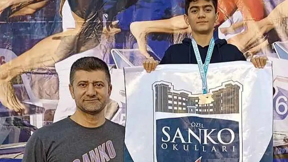 Sanko Okulları Öğrencisi Yüzmede Türkiye Üçüncüsü Oldu