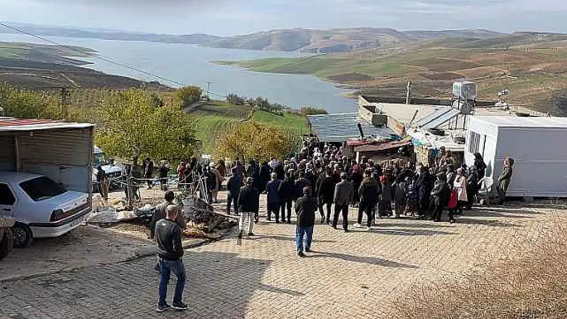 Feci kazada hayatını kaybedenler toprağa verildi