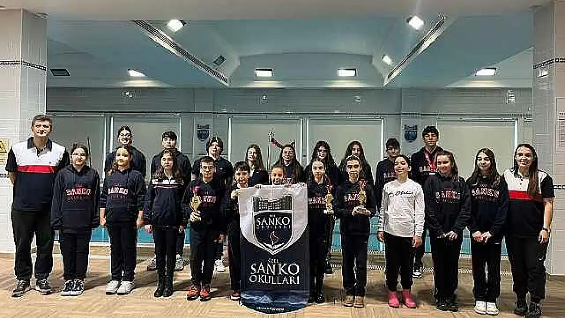 Sanko Okulları Yüzmede Üç Kupa Kazandı
