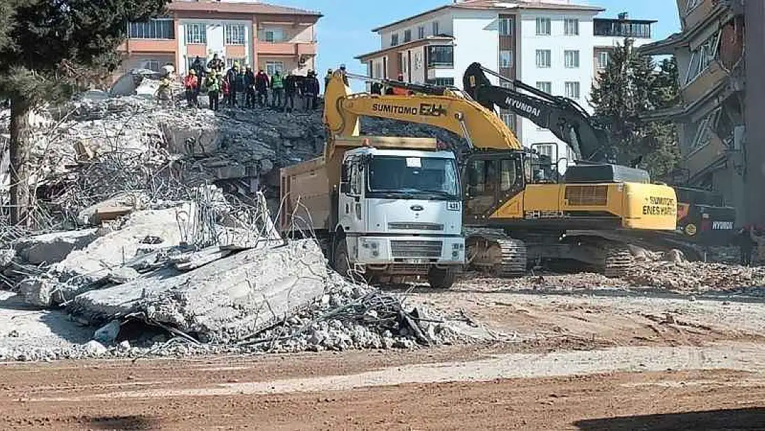 134 kişinin öldüğü Ayşe-Mehmet Polat Sitesi soruşturmasında kusur durumu hakkında rapor düzenlendi