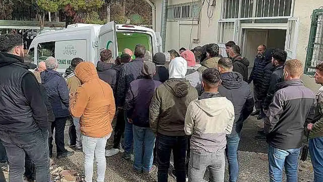 Paket servis götürürken kaza yapan genç hayatını kaybetti