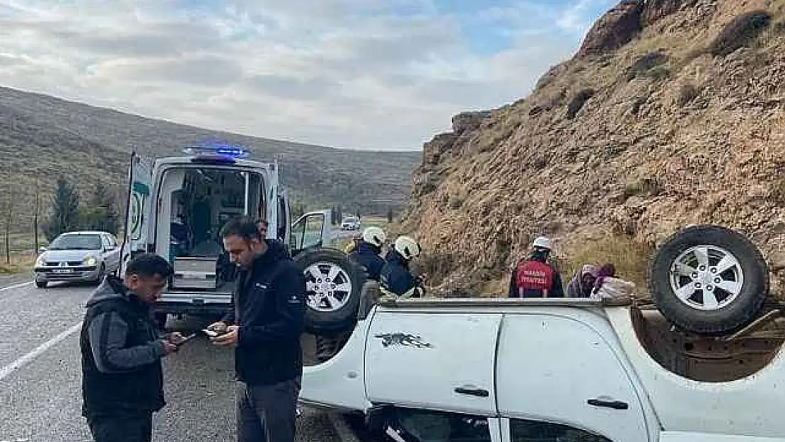 Mardin'de sürücüsünün kontrolünden çıkan otomobil takla attı: 3 yaralı