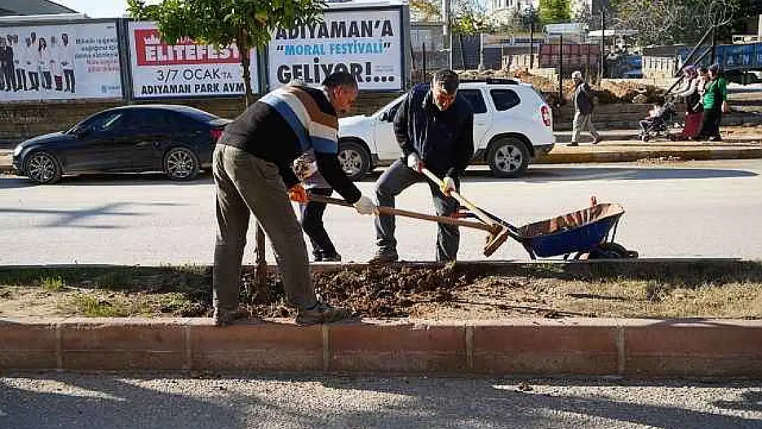 Yeşil Alan Düzenleme Çalışmalarıyla Adıyaman'ın Çehresi Değişiyor