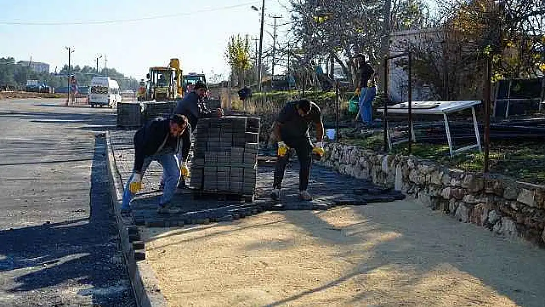 Kaldırım Düzenleme ve Yenileme Çalışmaları Devam Ediyor