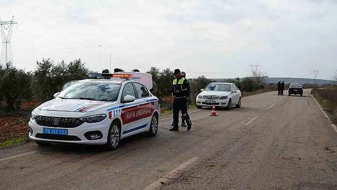 Şarampole uçan aracın sürücüsü ağır yaralandı