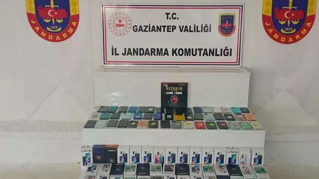 Gaziantep'te 2 milyon lira değerinde kaçak cep telefonu ele geçirildi