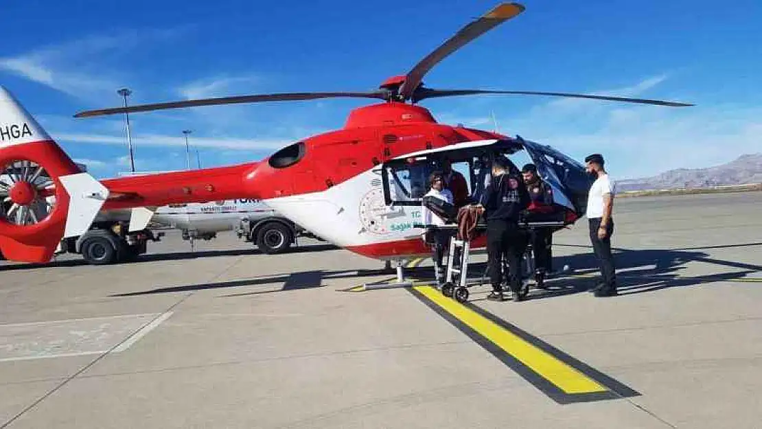 Cizre'de ambulans helikopter 6 aylık Büşra için havalandı