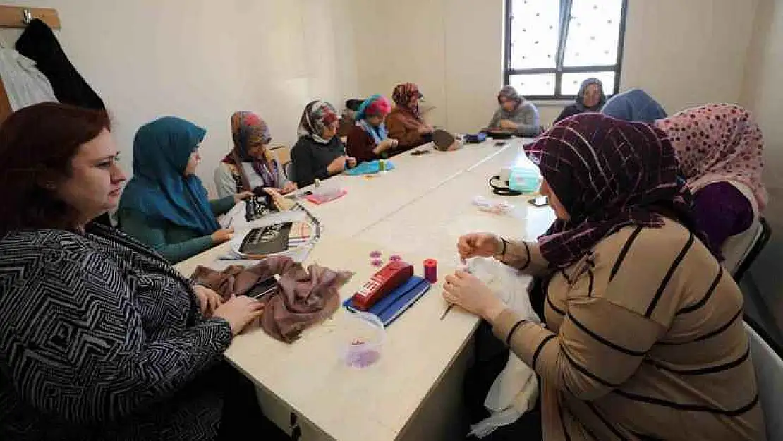 Şehitkamil'de mefruşat kursuna yoğun ilgi