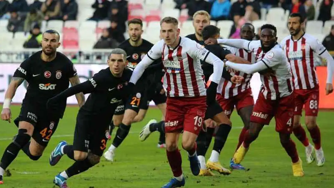 Galatasaray'ın penaltı beklediği pozisyon için Abdulkadir Parmak ne dedi?