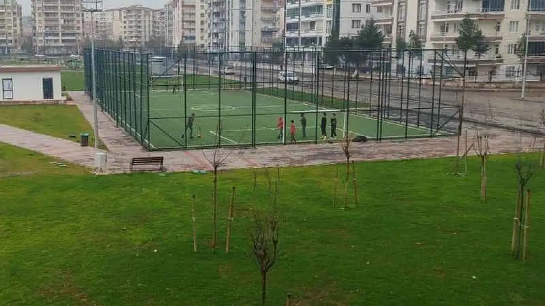 Bağlar'da atıl durumdaki arsa parka dönüştürüldü