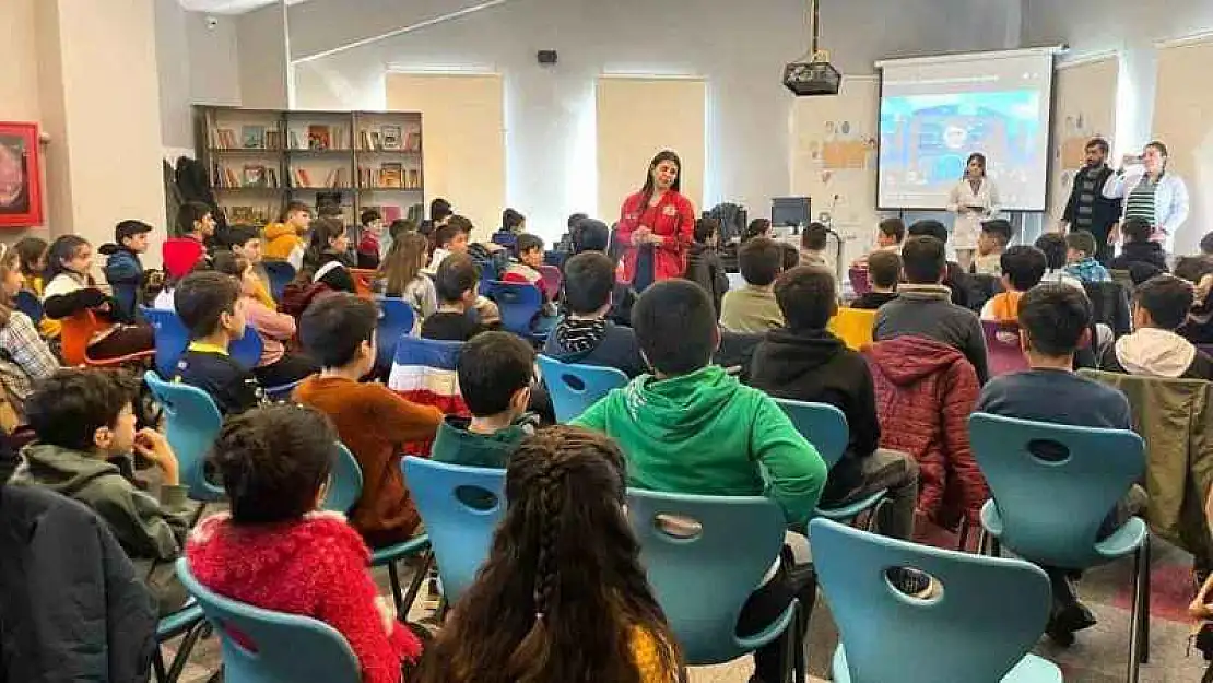 Diyarbakır'da öğrencilere uzay bilimleri semineri