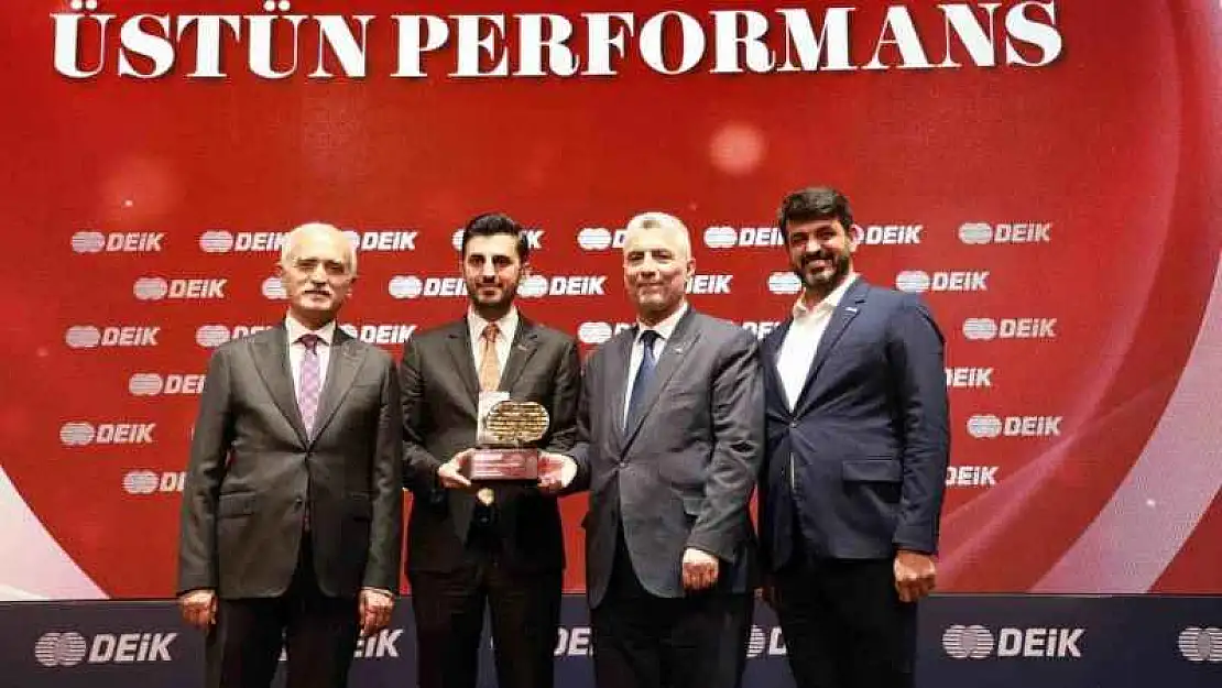 Türkiye-Irak İş Konseyi Başkanlığına yeniden seçilen Halit Acar'a üstün performans ödülü