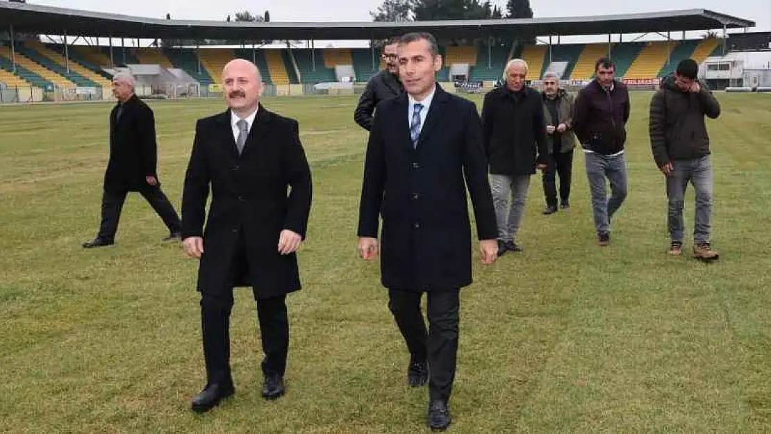 Vali Varol Atatürk Stadyumunda incelemelerde bulundu