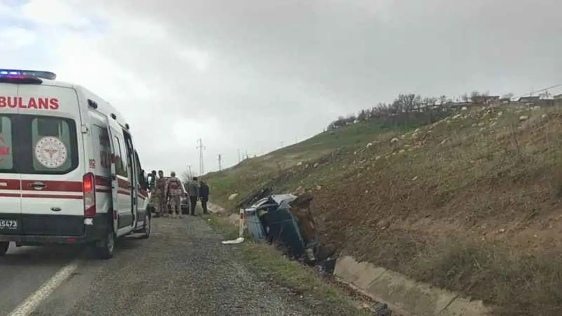 Diyarbakır'da trafik kazası: 2 yaralı