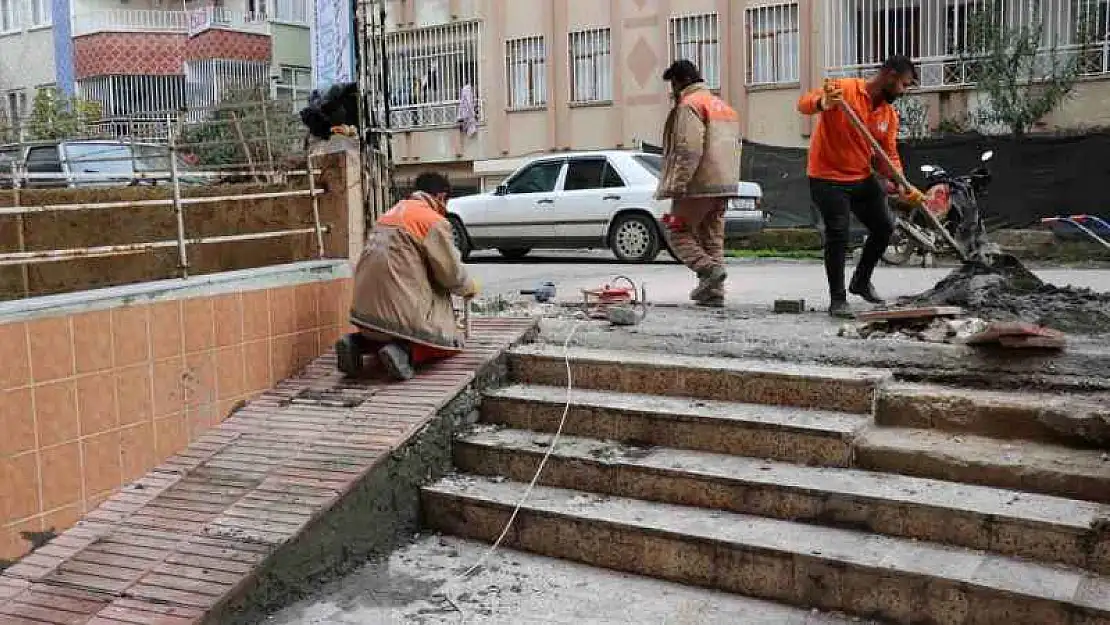 Haliliye Belediyesi engelli rampası talebine kayıtsız kalmadı