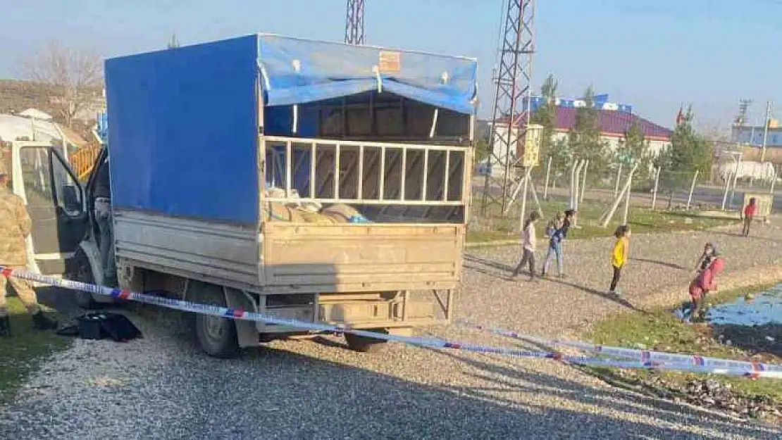 Diyarbakır'da kamyonetin çarptığı çocuk hayatını kaybetti