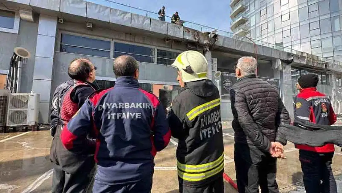 Diyarbakır'da restoranların ortak kullandığı baca alevlere teslim oldu