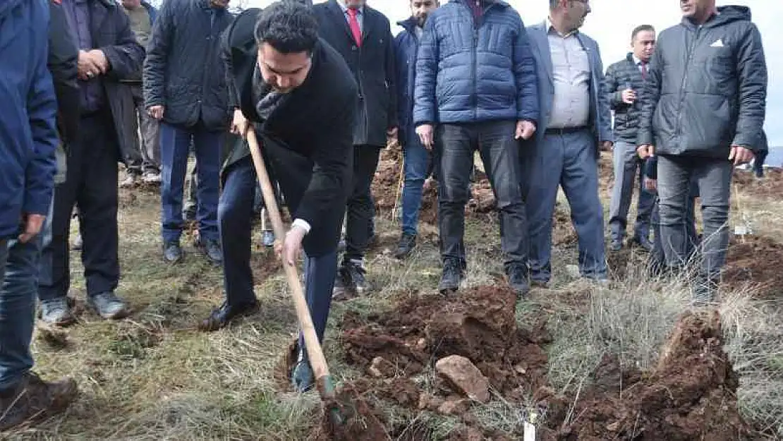 Gölbaşı'nda Deprem Şehitleri anısına fidan dikildi