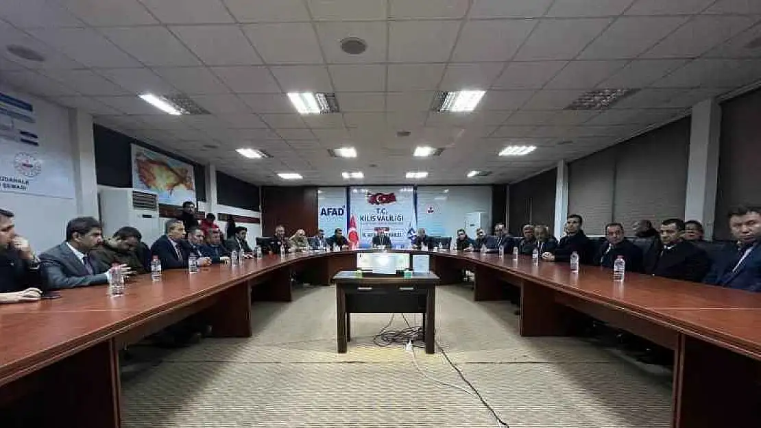 Kilis'te saat 04.17'de depremde hayatını kaybedenler anıldı