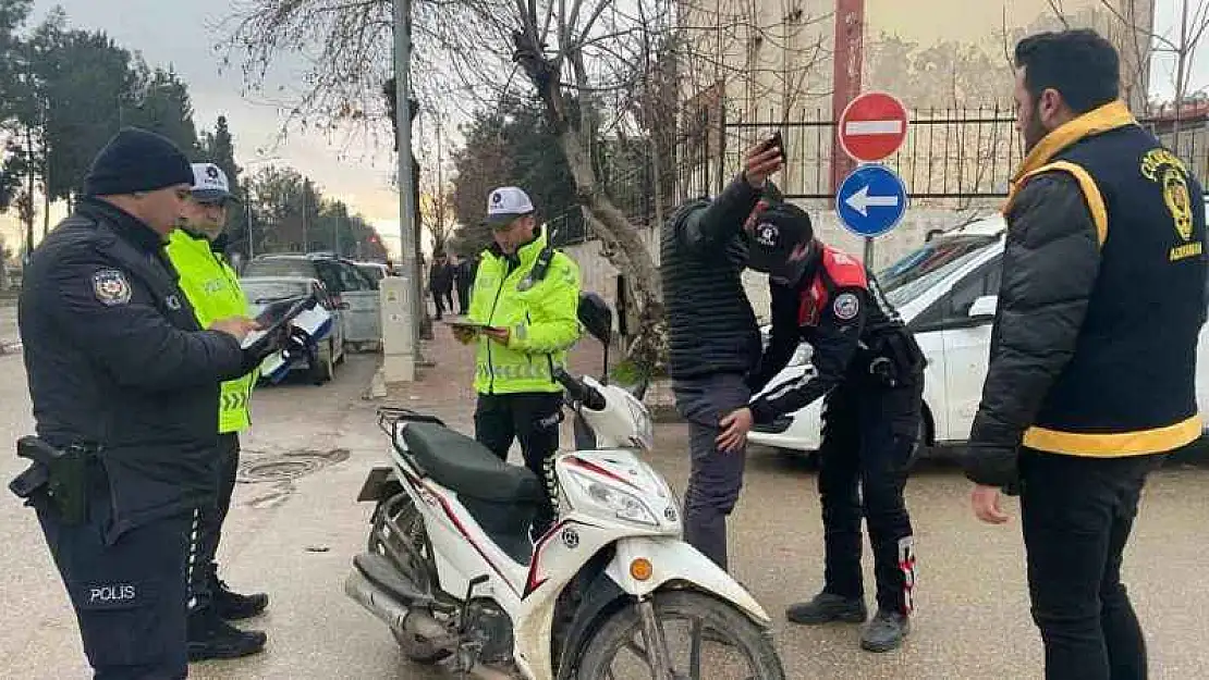 Okul önlerinde asayiş denetimi yapıldı