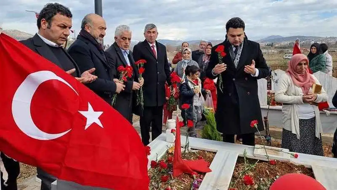 İlçe Protokolünden Deprem Şehitliğine ziyaret