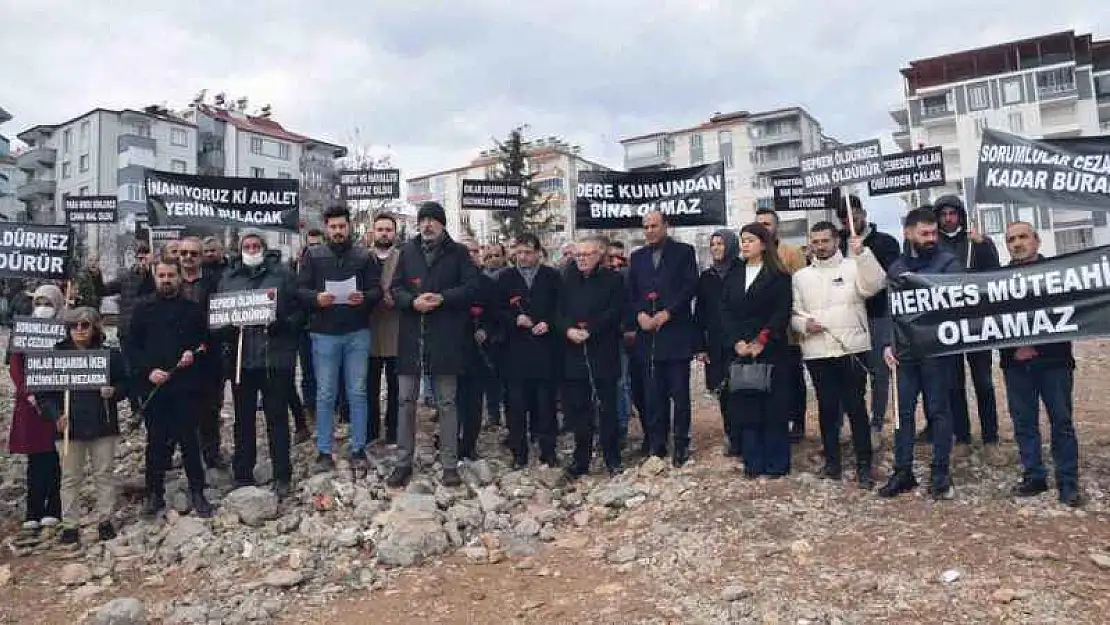 Besni'de depremzedeler müteahhite tepki gösterdi