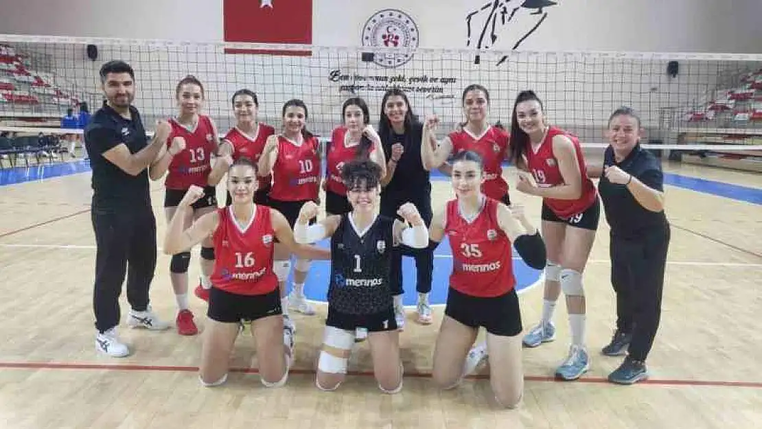 Besni GSK Kadın Voleybol Takımı Play-Off 'a galibiyetle başladı