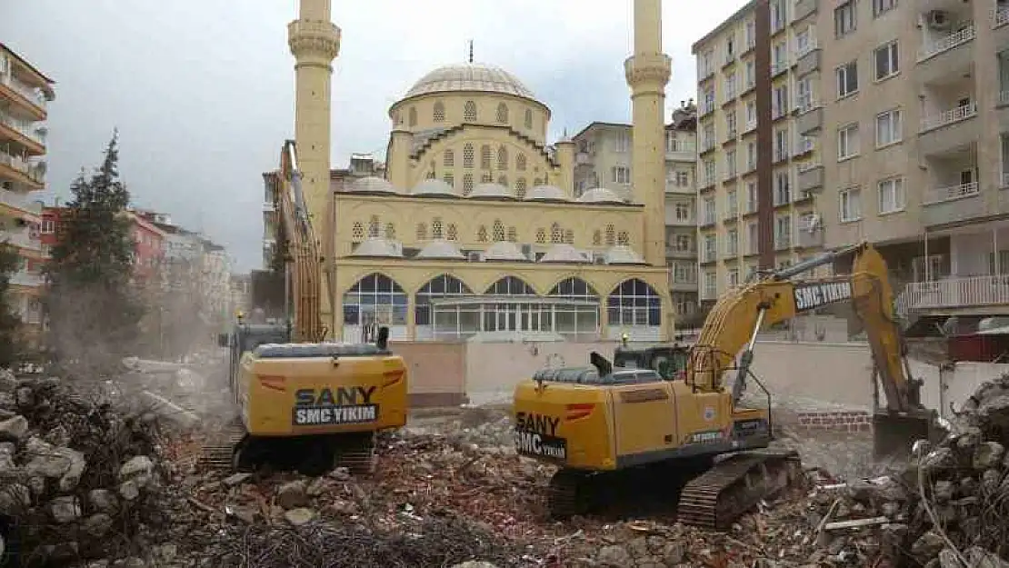 Diyarbakır'da yarım asırlık kütüphanenin yıkımı yapıldı