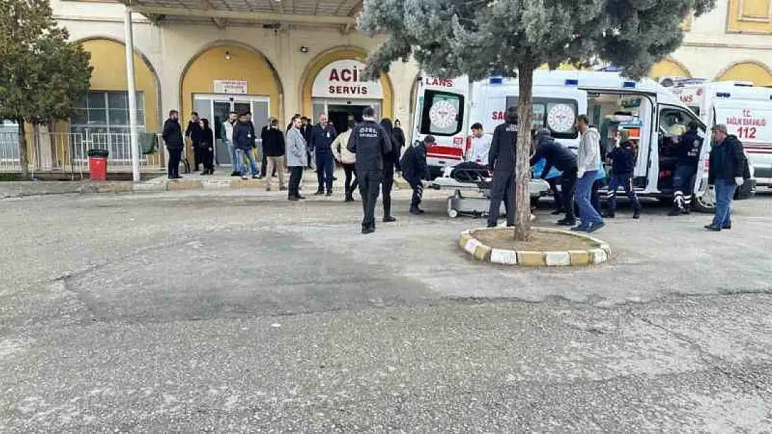 Midyat'ta tanker ile minibüs çarpıştı: 9 yaralı