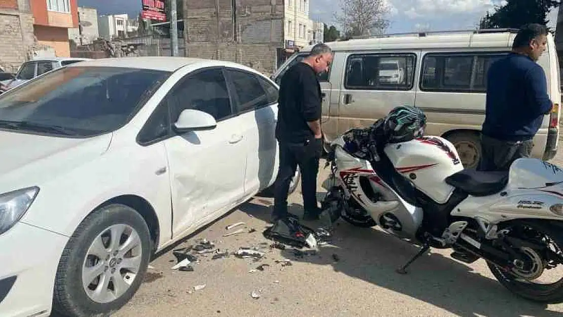 Otomobil ile motosiklet çarpıştı: 1 yaralı