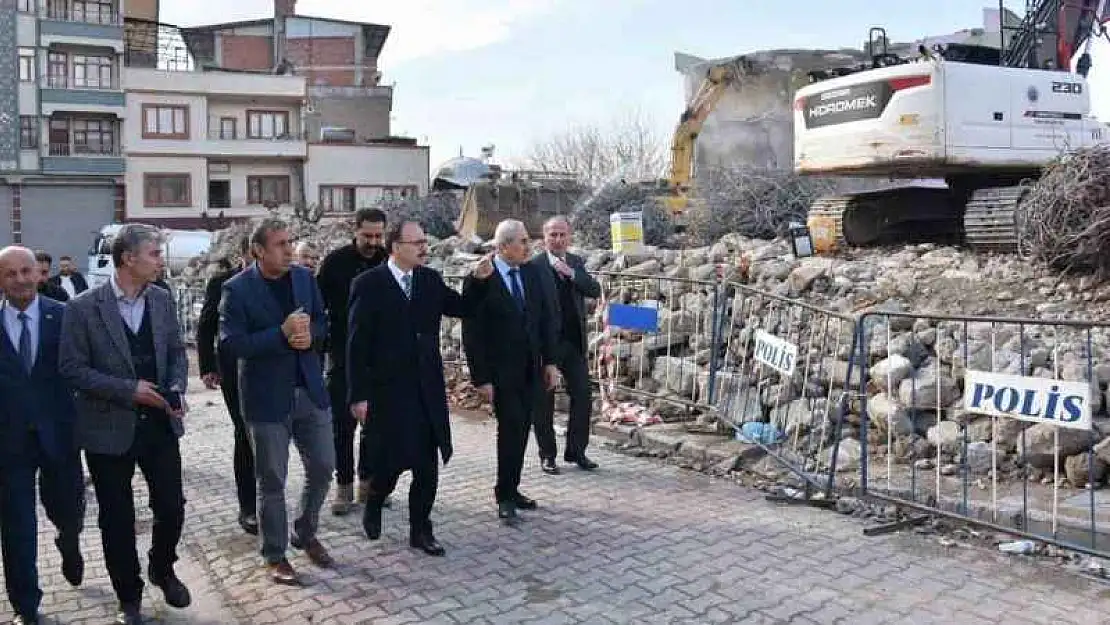 Siirt Valisi Kızılkaya, kentsel dönüşüm çalışmalarını yerinde inceledi