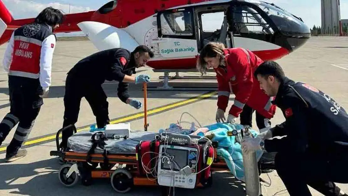 Şırnak'ta hipertansiyon sorunu olan çocuk ambulans helikopter ile Van'a götürüldü