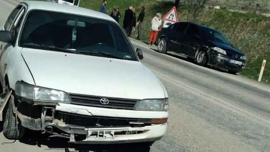 Adıyaman'da 3 araç çarpıştı: 3 yaralı