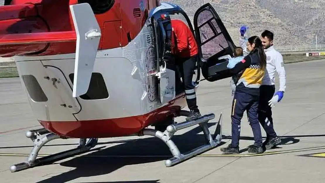 Şırnak'ta 8 aylık bebek, ambulans helikopterle Elazığ'a sevk edildi