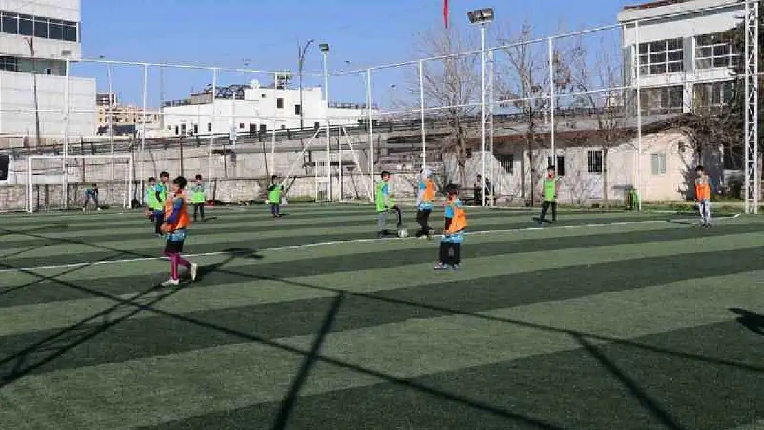 Haliliye Belediyesi futbol okulu miniklerin adresi oldu