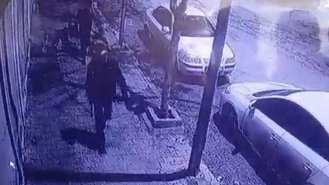 Şanlıurfa'da motosiklet hırsızlığı güvenlik kamerasında