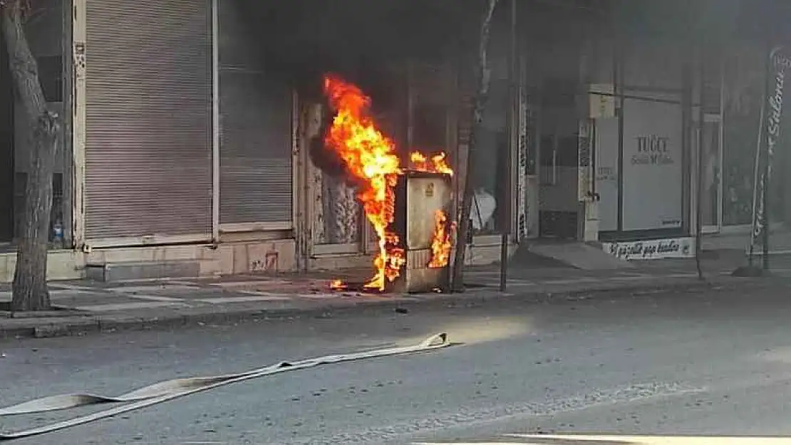 Siverek'te patlayan elektrik panosu korkuya neden oldu