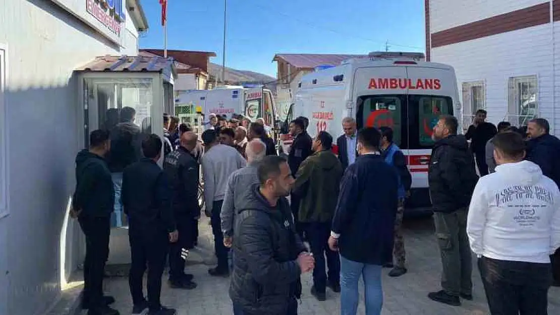 Çelikhan'da trafik kazası: 2 çocuk yaralandı