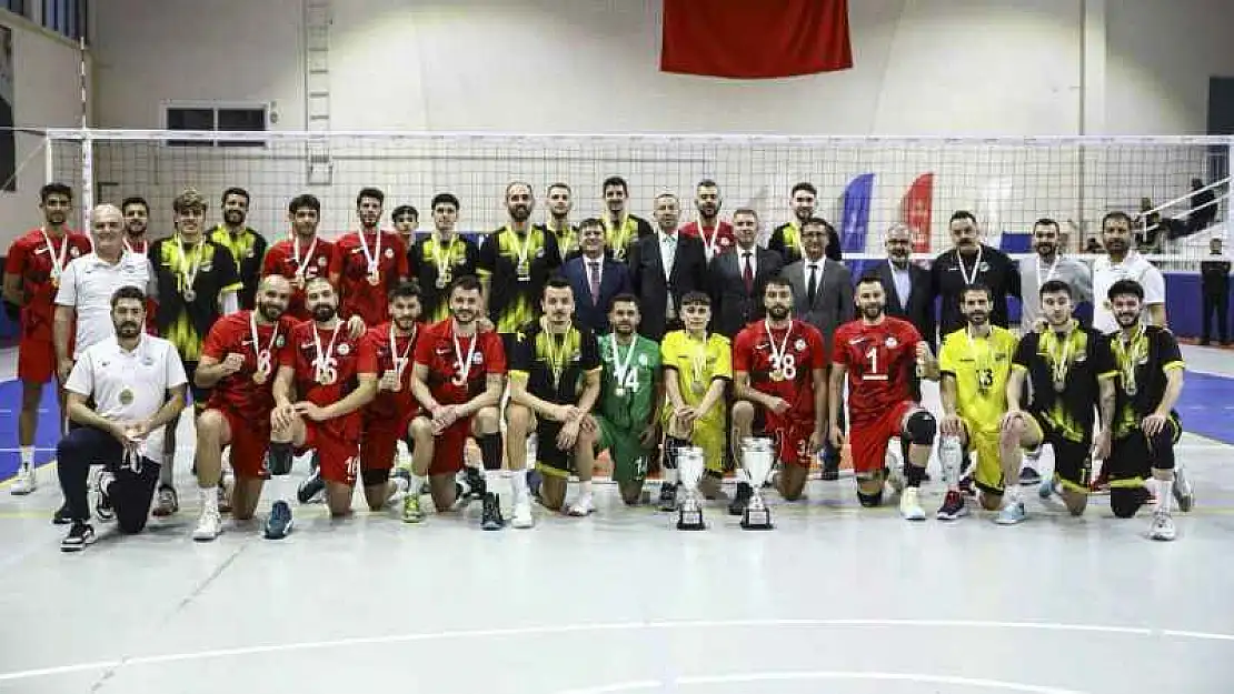 Serik'in Efeleri Voleybolda 1. Lige Yükseldi