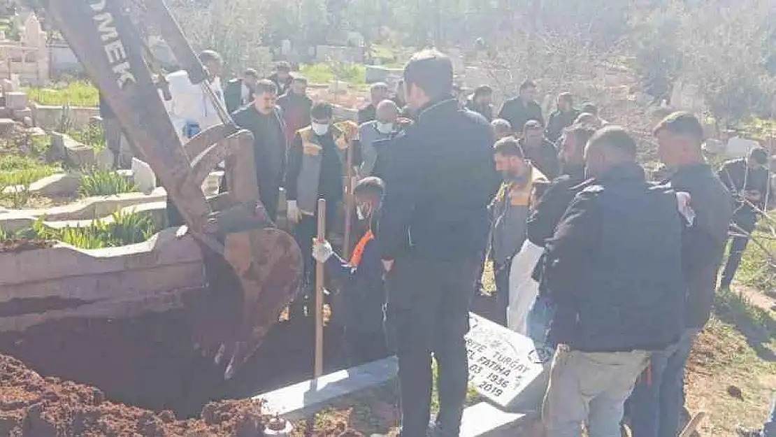 Almanya'daki cinayet şüphesi Mardin'de mezar açtırdı