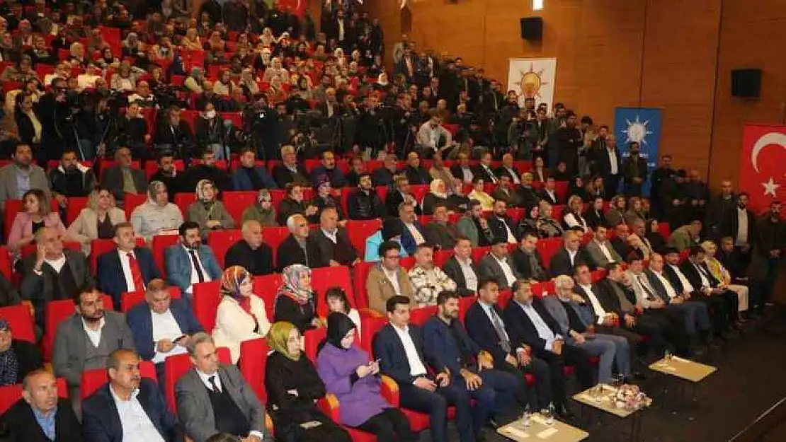 AK Parti Diyarbakır Büyükşehir Belediye Başkan adayı Bilden, istihdam sağlayan 26 projeyi anlattı